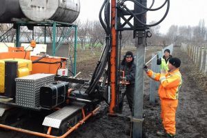 Монтаж свай под солнечную станцию мощностью 20 киловатт